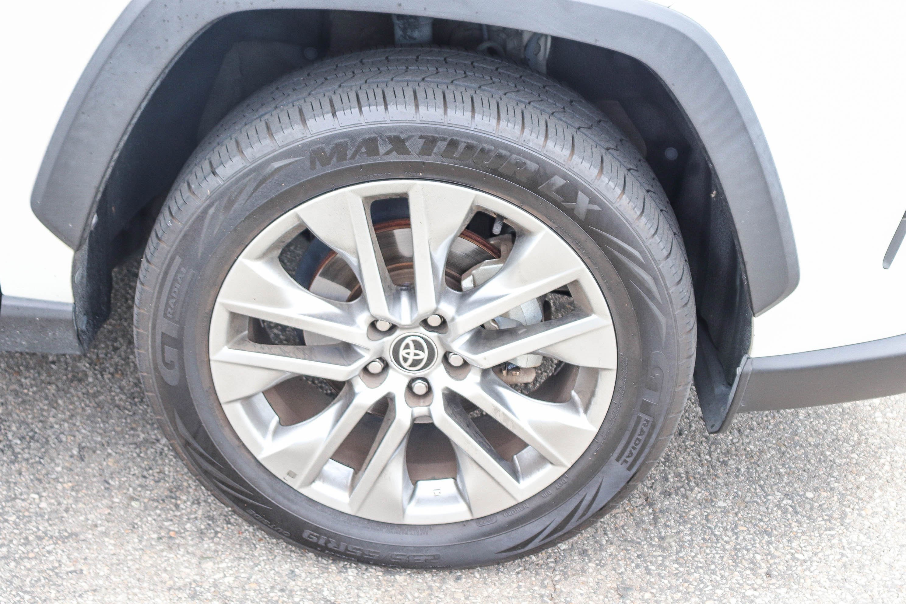 Used 2022 Blizzard Pearl Toyota XLE Premium image 7