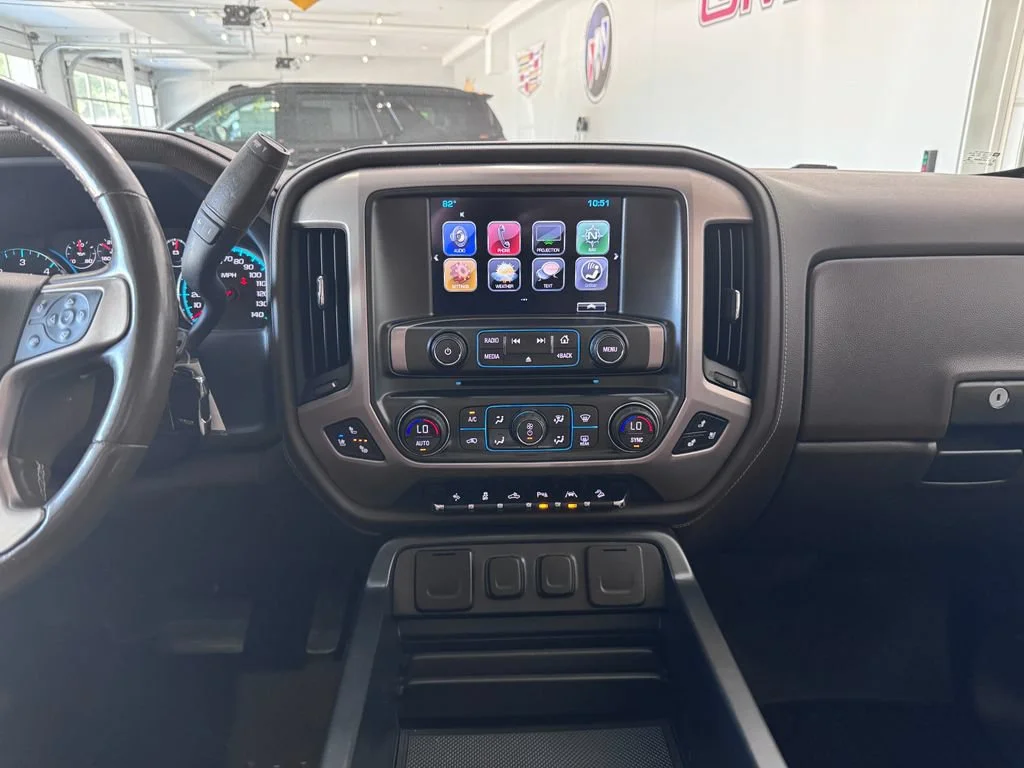 Used 2018 MINERAL METALLIC GMC Denali image 18