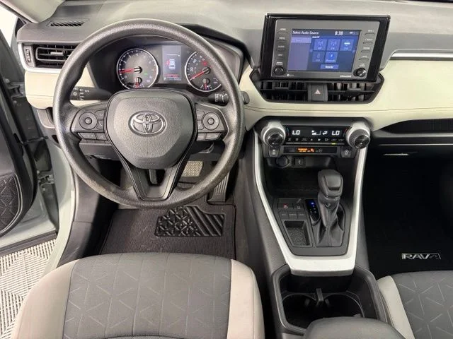 Used 2022  Toyota XLE image 33