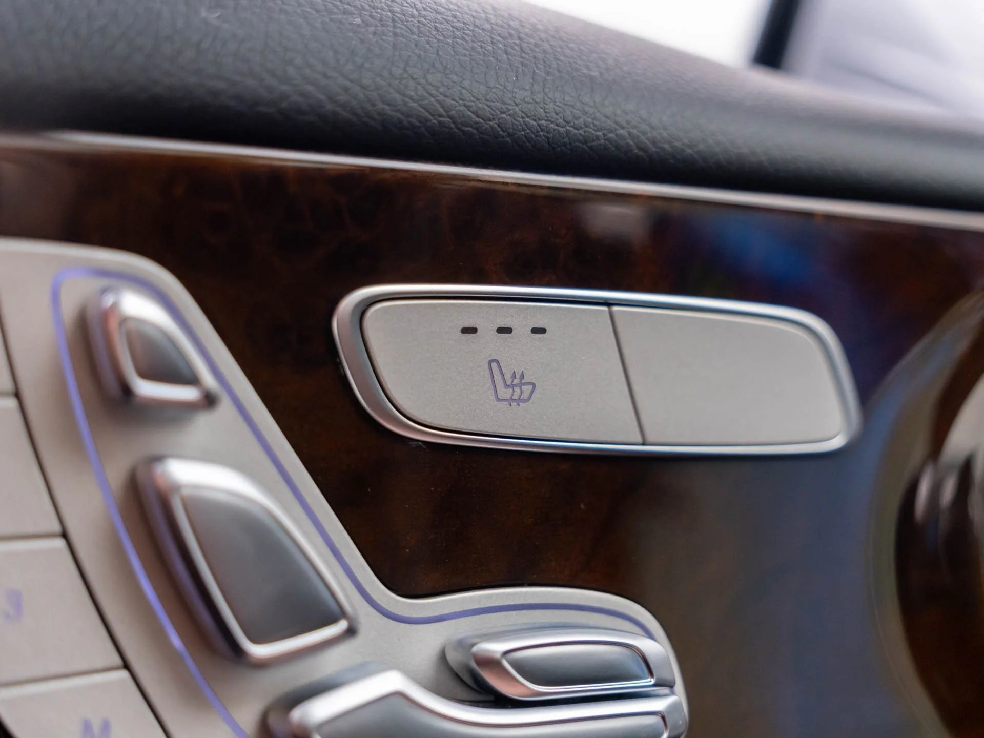 Used 2023 Silver Mercedes-Benz E 450 image 31