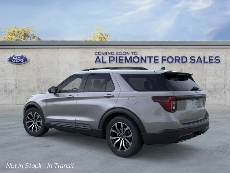 New 2026 Carbonized Gray Metallic Ford ST-Line image 4