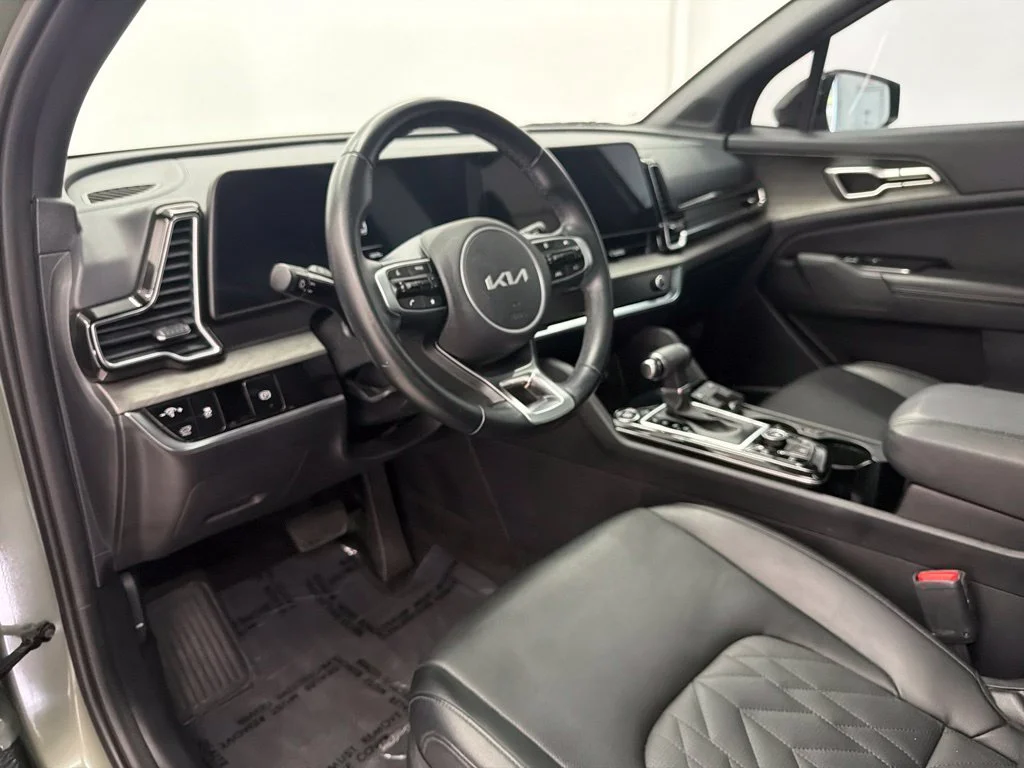 Used 2024 Green Kia X-Line image 12