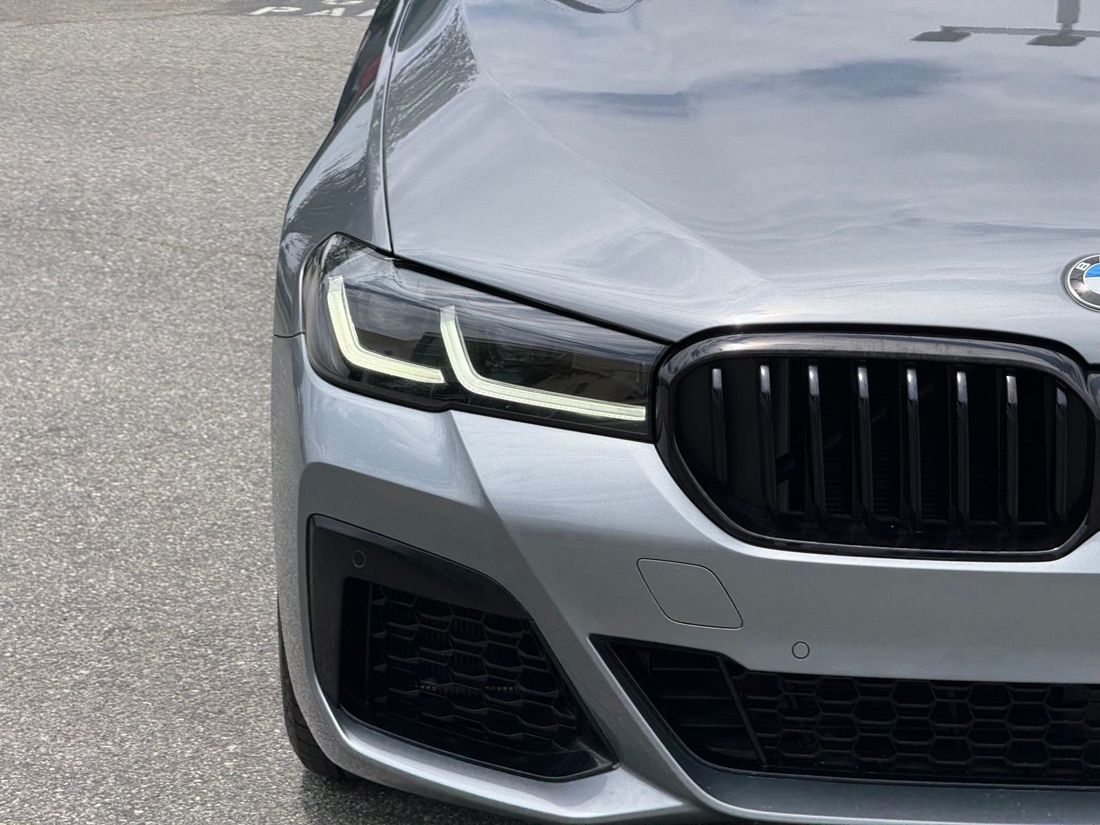 Certified Used 2023 Skyscraper Grey Metallic BMW M550i xDrive image 13