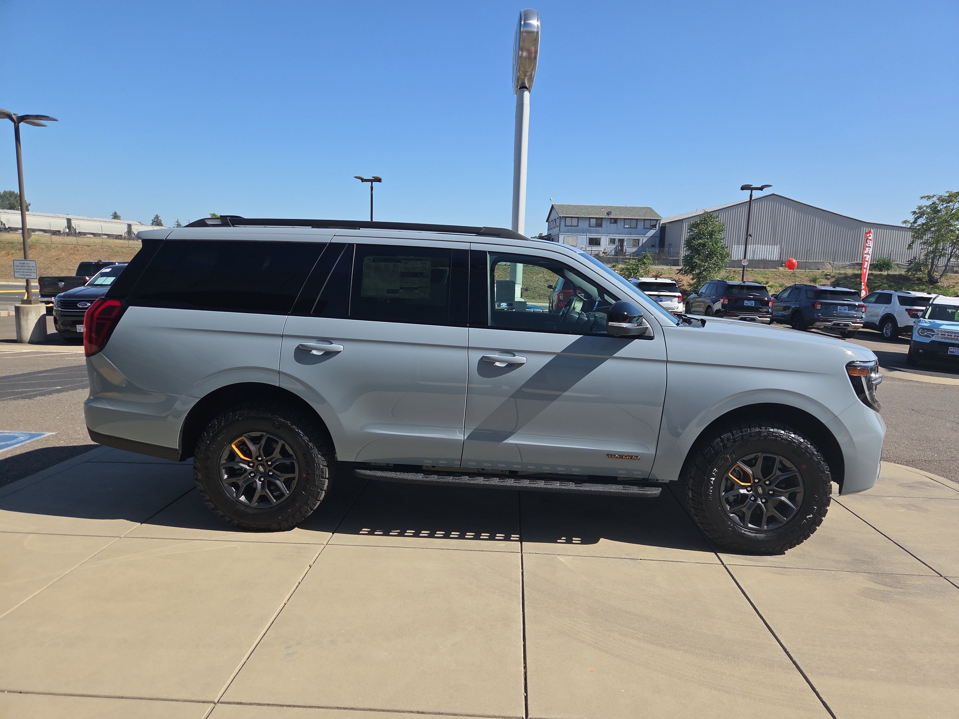New 2026 Glacier Gray Metallic Tri-Coat Ford Tremor® image 6