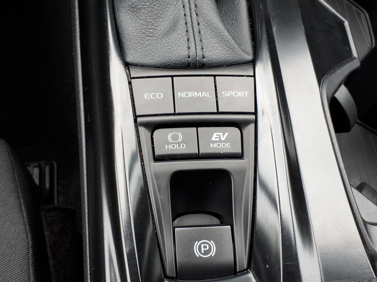 Used 2025 Ice Cap Toyota LE image 20