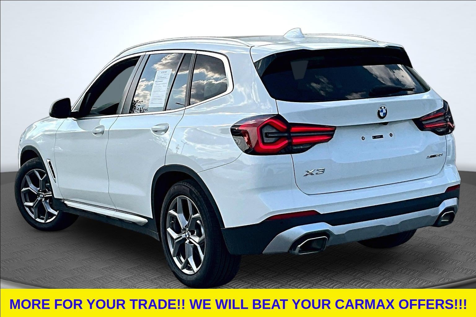 Used 2024 White BMW xDrive30i image 4