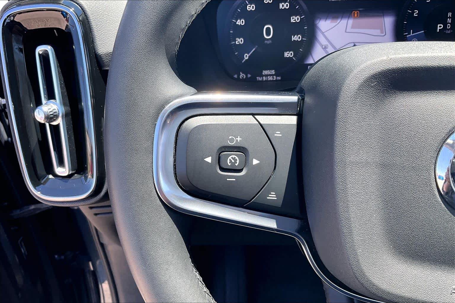 Used 2022 Denim Blue Metallic Volvo Momentum image 23