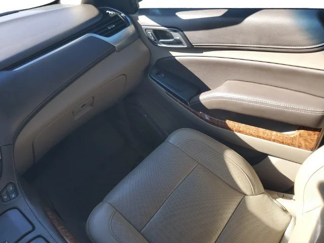 Used 2018 IRIDESCENT PEARL TRICOAT Chevrolet Premier image 36