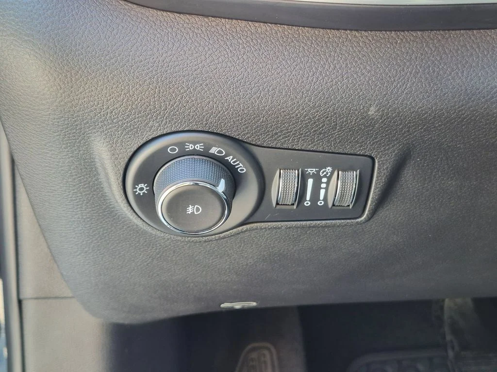 Used 2024 Black Jeep Latitude image 15