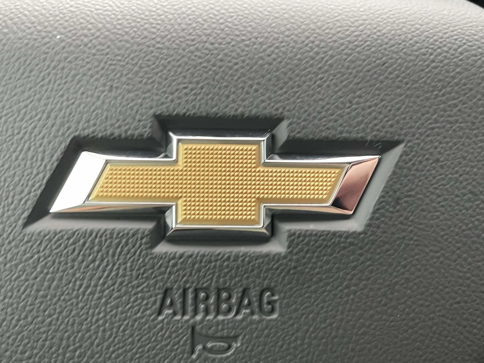 New 2026 Summit White Chevrolet LT image 30