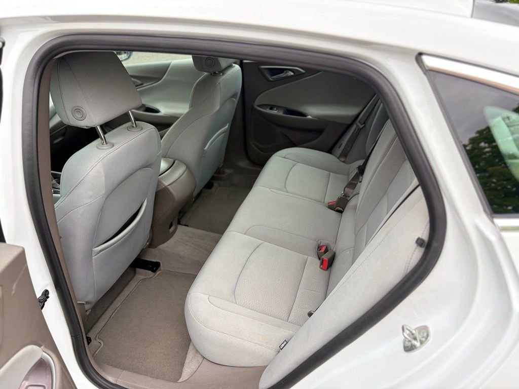 Used 2020 Summit White Chevrolet LS image 10