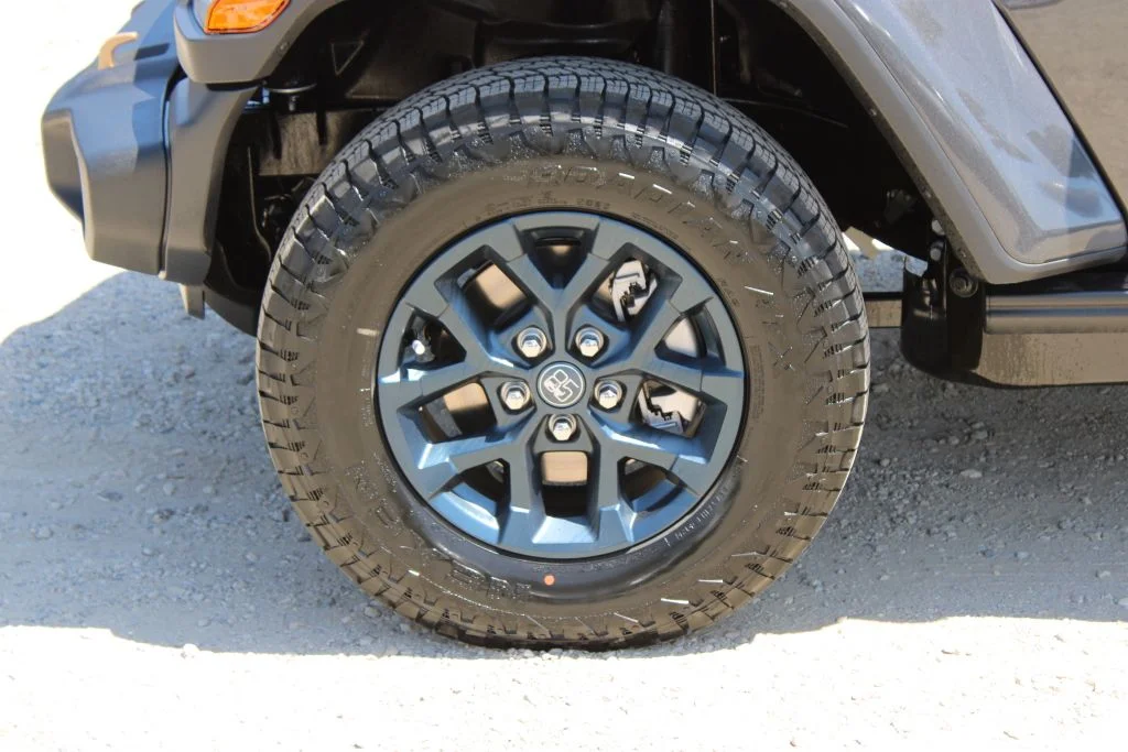 New 2026 Granite Crystal Metallic Clearcoat Jeep 85th Anniversary Edition image 8