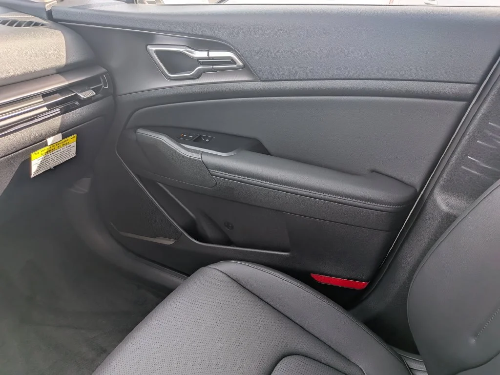New 2027 Snow White Pearl Kia EX image 39