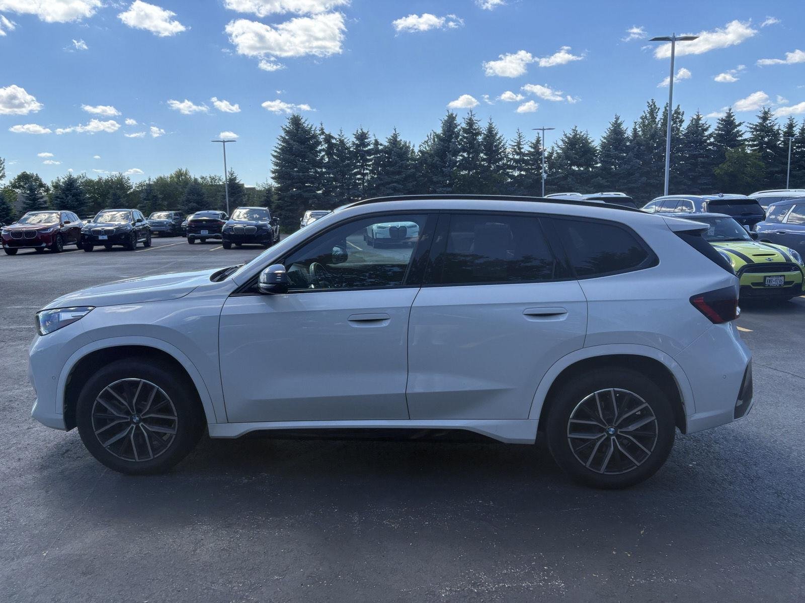 Used 2023 Alpine White BMW xDrive28i image 7