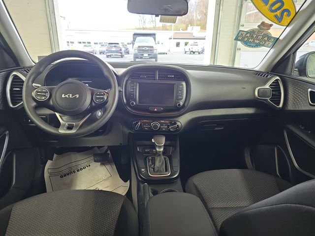 Used 2025  Kia LX image 11