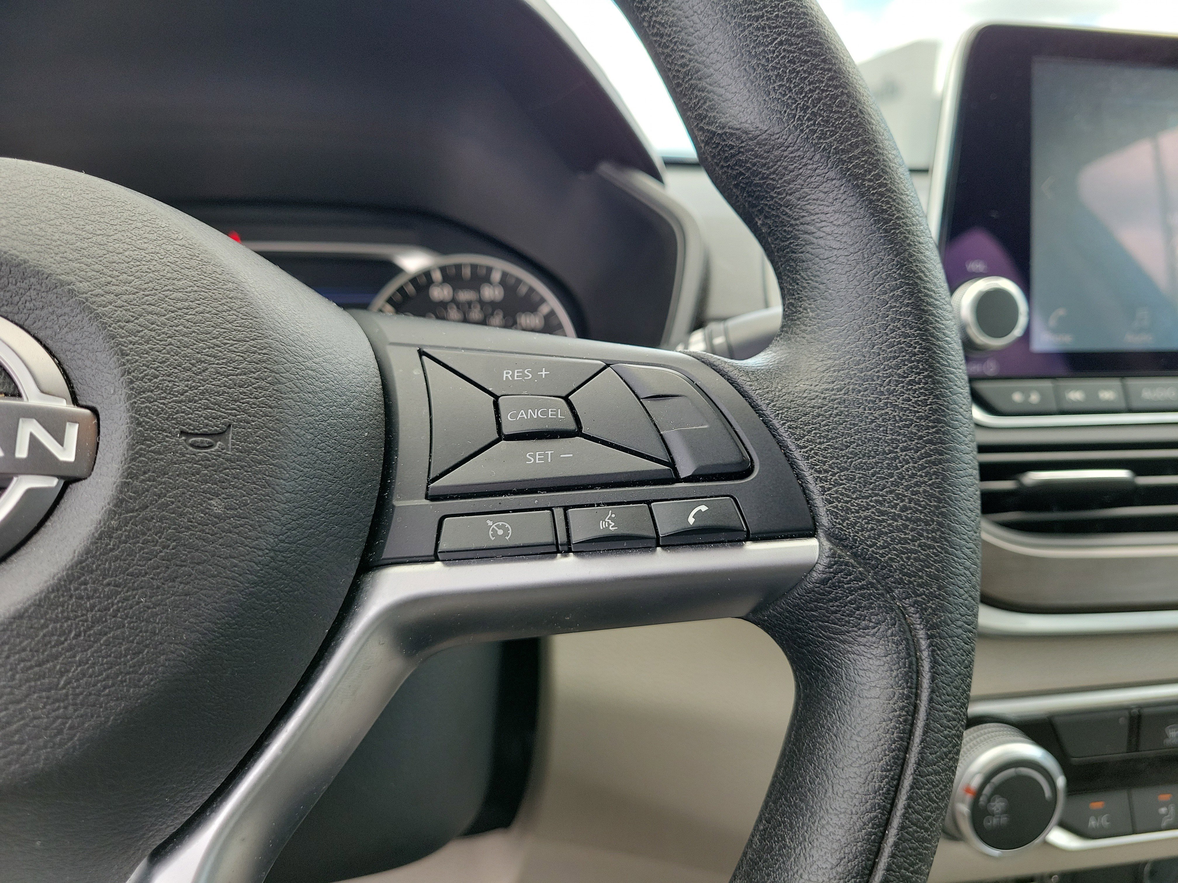 Used 2025 Bluestone Pearl Nissan SV image 19