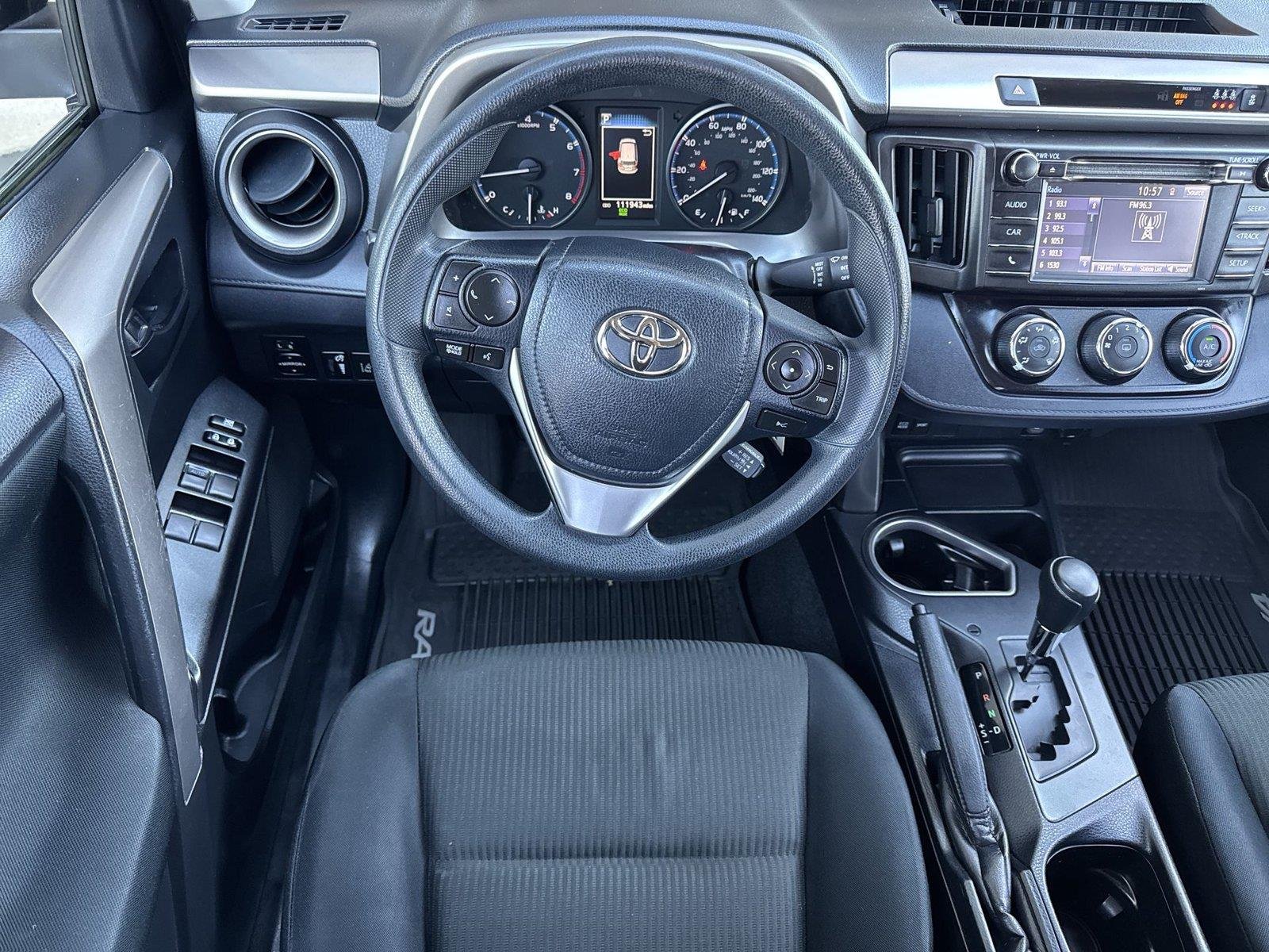 2017 Toyota RAV4 LE - Photo 35