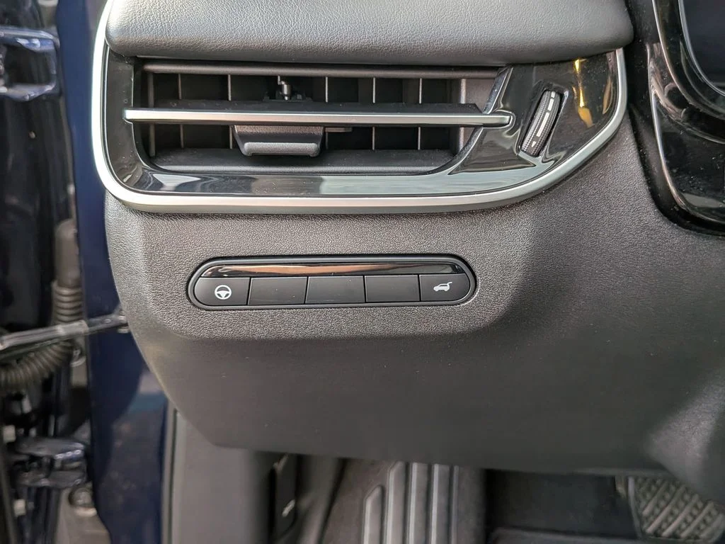 Used 2023 Blue INFINITI LUXE image 39