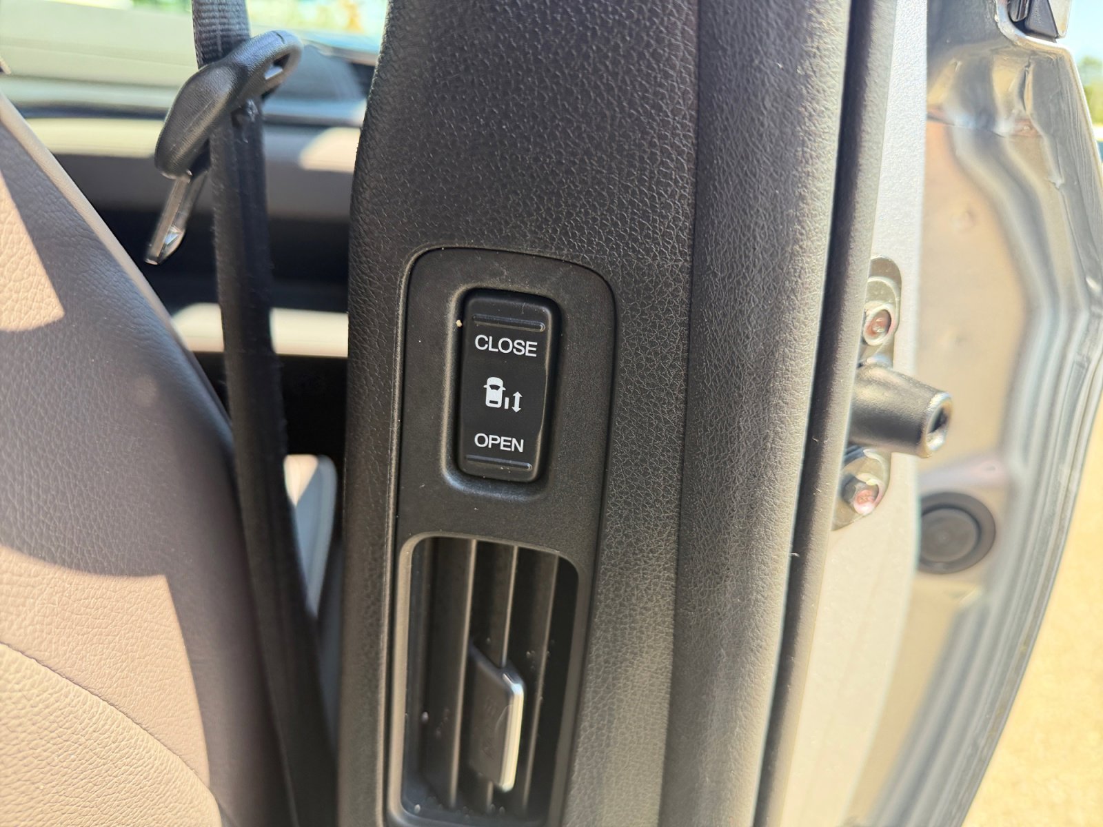Used 2023 Lunar Silver Metallic Honda Elite image 38