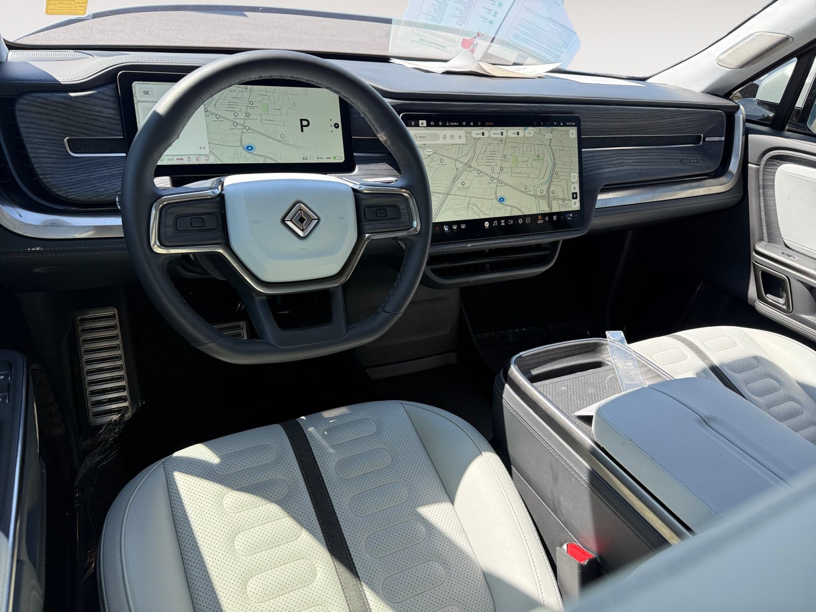 Used 2024 La Silver Rivian Adventure Dual Motor Standard Pack image 15