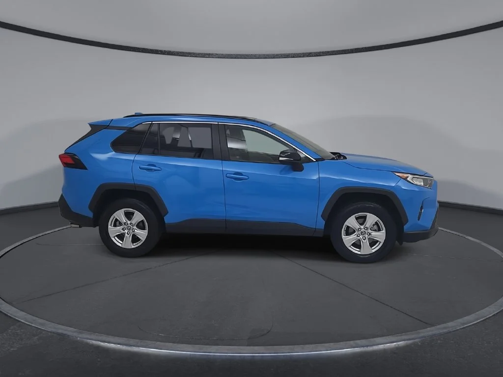 Used 2019 Blue Toyota XLE image 19