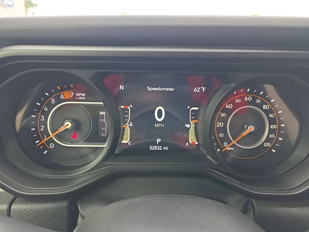 Used 2024 Crystal Metallic Jeep Sport image 14
