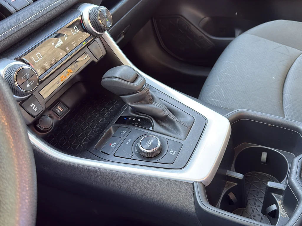 Used 2025 White Toyota XLE image 22