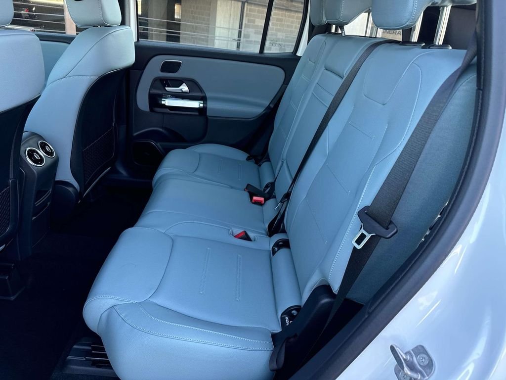2025 Mercedes-Benz GLB GLB35 AMG - Photo 7