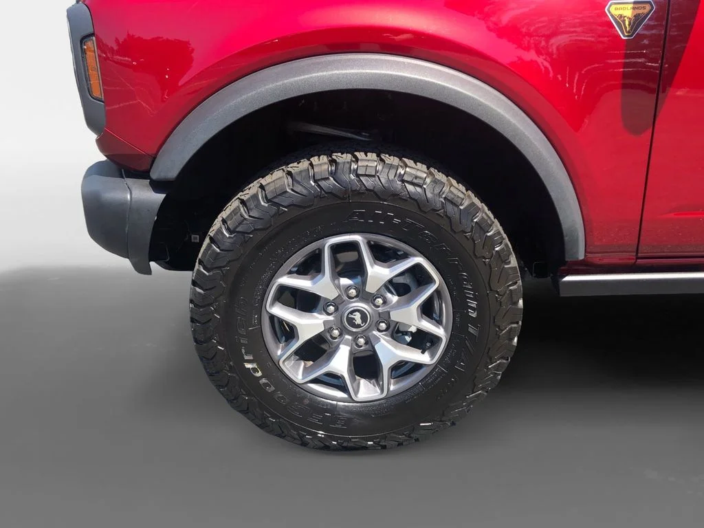 Used 2025 Red Ford Badlands image 15