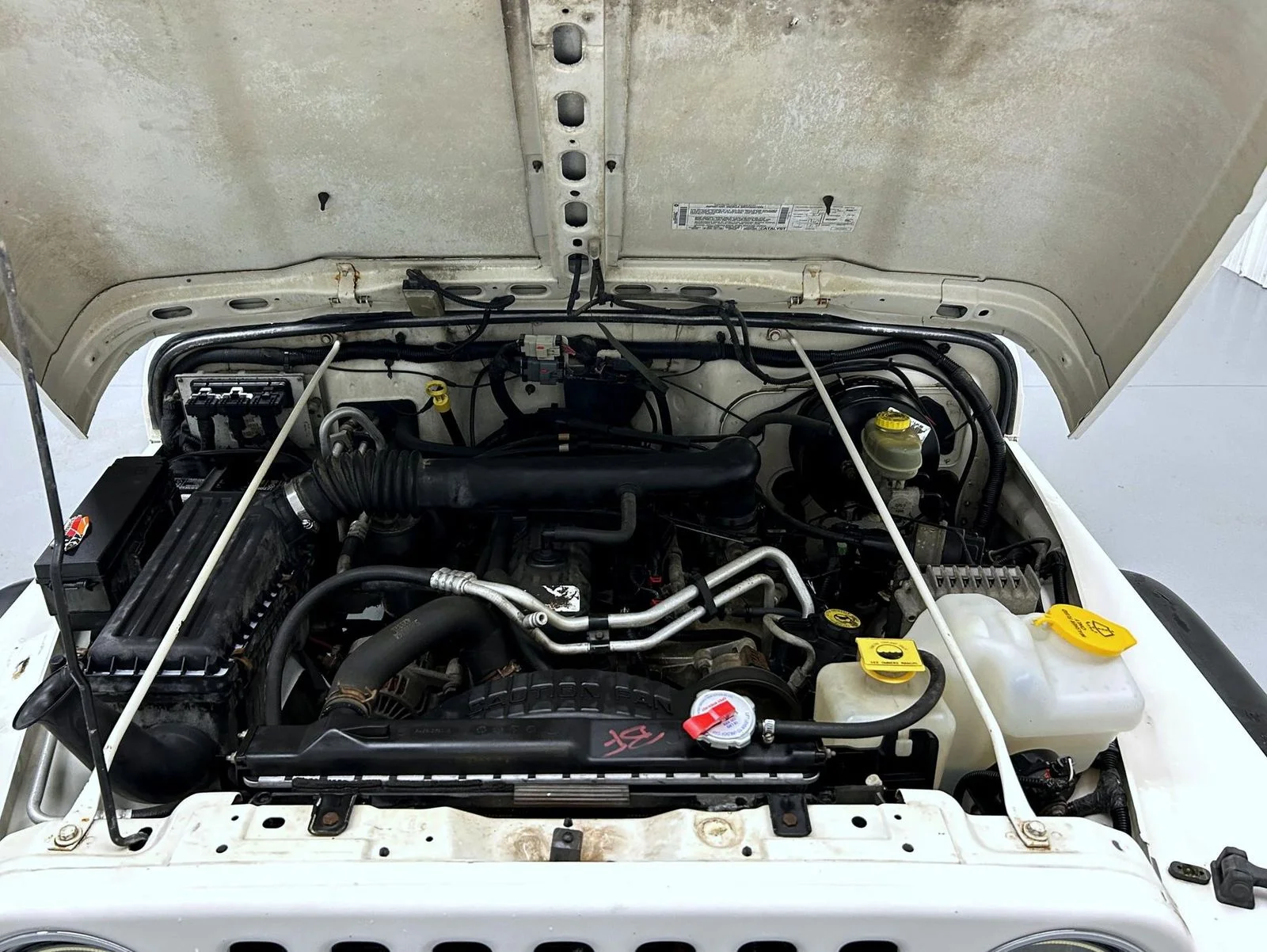 Used 2003 White Jeep Sport image 22