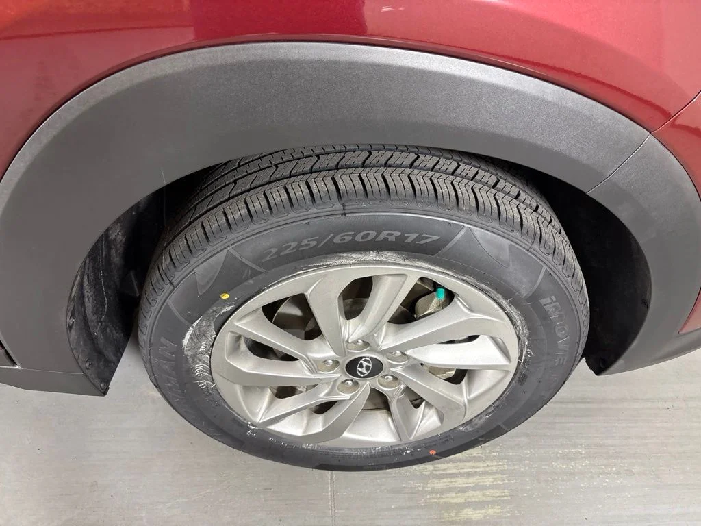 Used 2018 Red Hyundai SEL Plus image 11