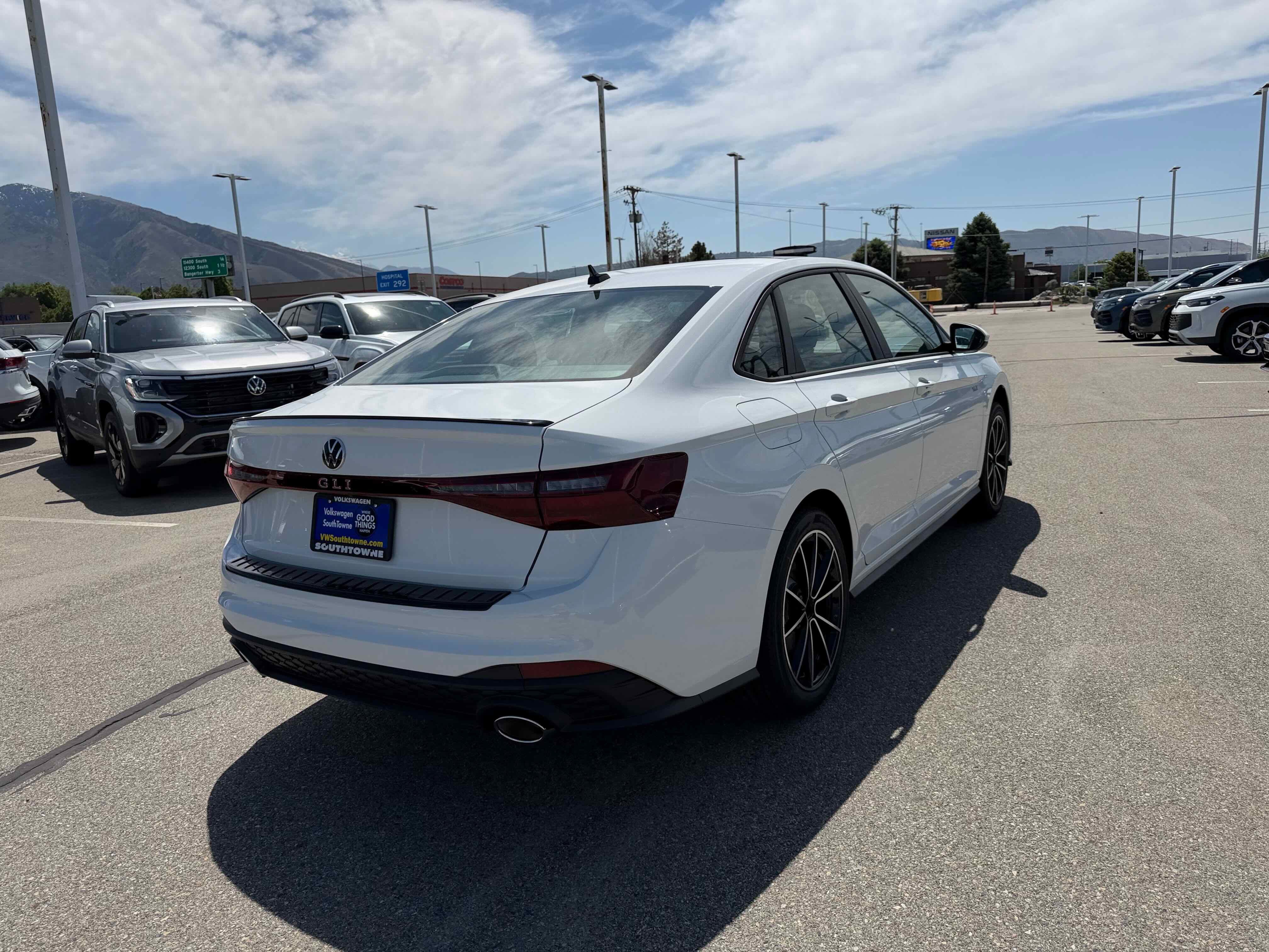 New 2026 Pure White Volkswagen Autobahn image 8