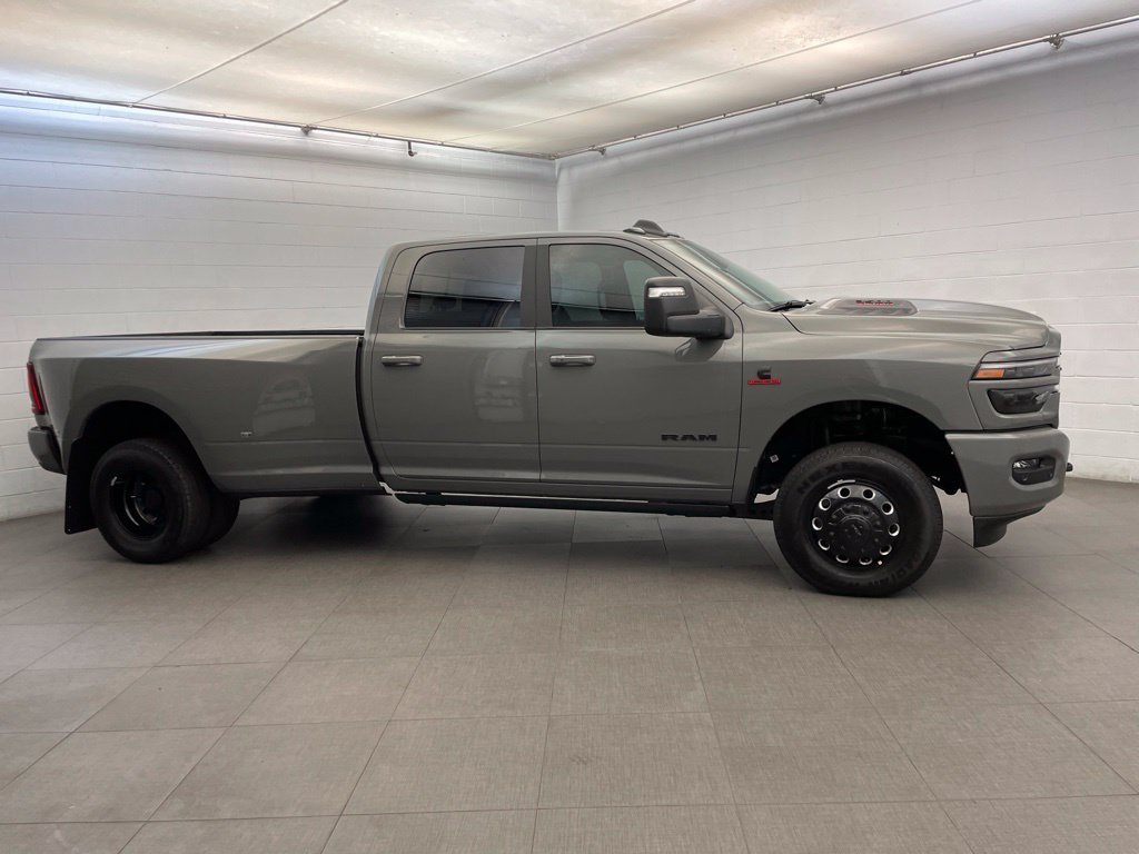 New 2026 Ceramic Gray Clear-Coat Exterior Paint RAM Laramie DRW image 2