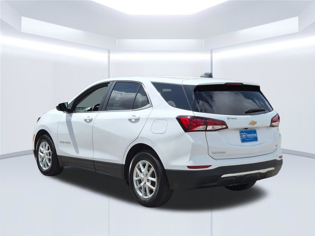 Used 2022 White Chevrolet LT image 4
