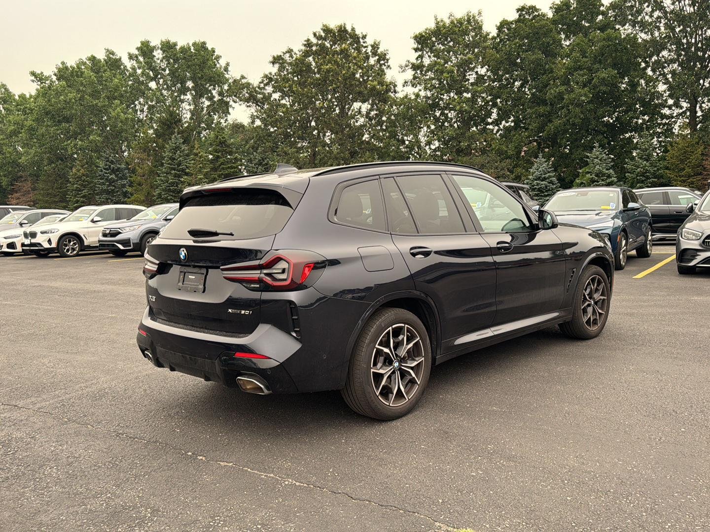 Used 2023 Carbon Black Metallic BMW xDrive30i image 3