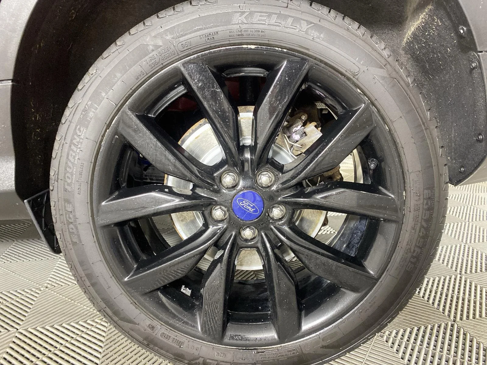Used 2017 Ruby Red Metallic Tinted Clearcoat Ford SE image 9