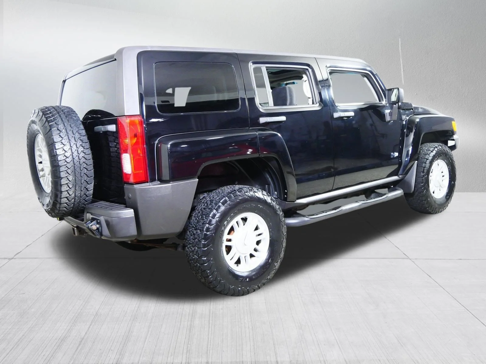 Used 2008 Black HUMMER SUV image 7
