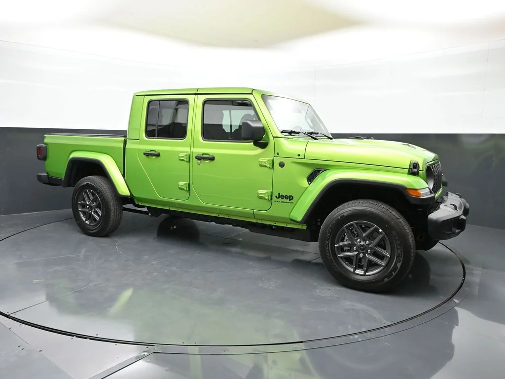 2026 Jeep Gladiator Sport S Auto's photo