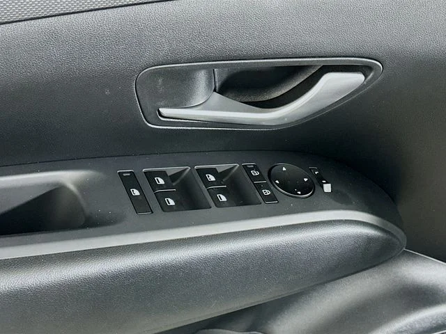 New 2026 Hyundai TUCSON SE