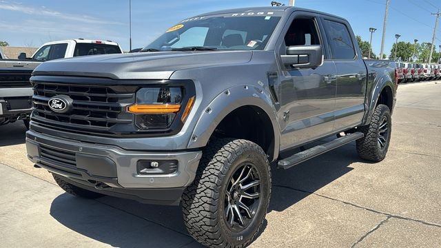 New 2026 Carbonized Gray Metallic Ford XLT image 5