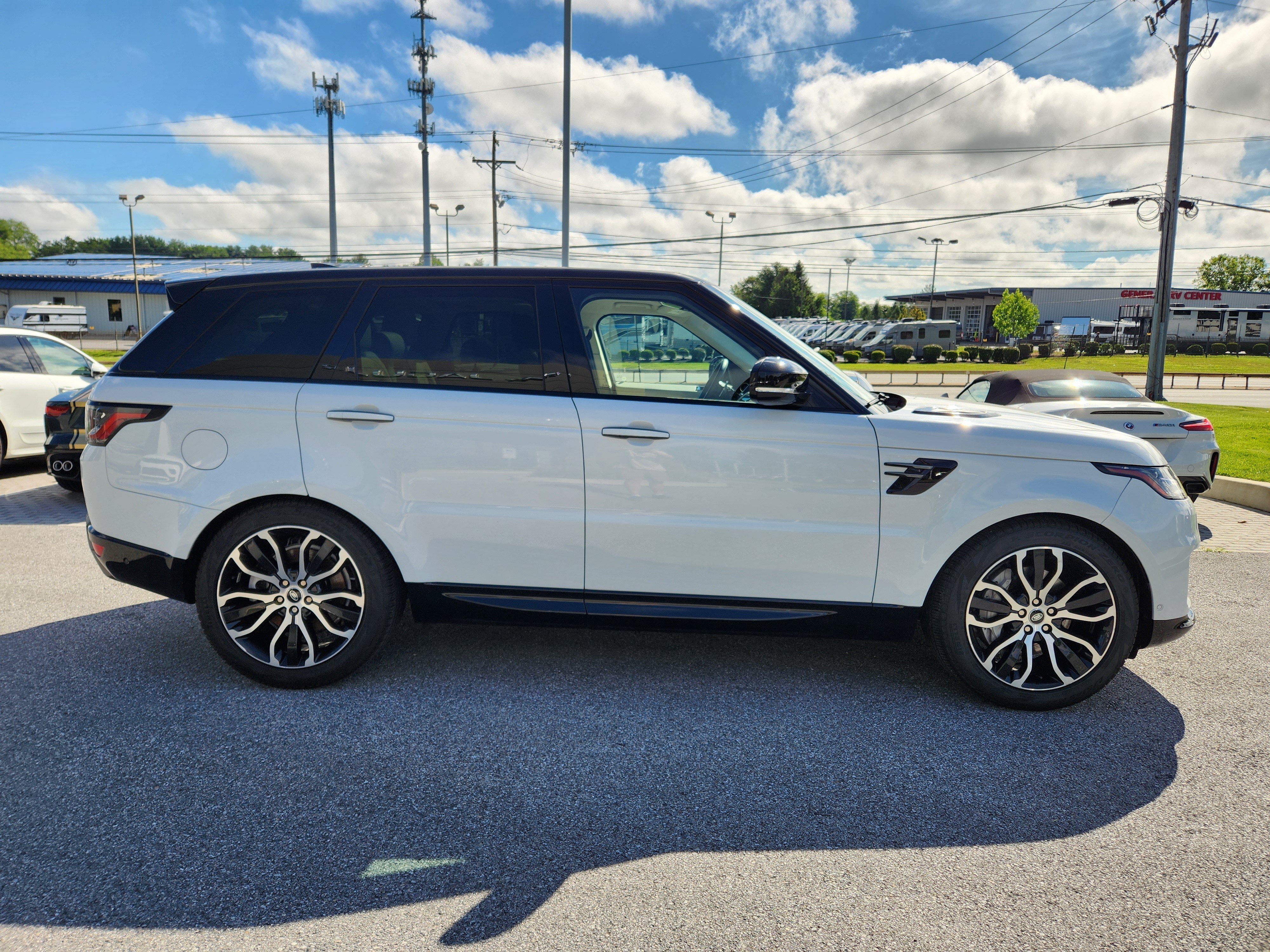 Used 2022 Fuji White Land Rover HSE Silver Edition image 6