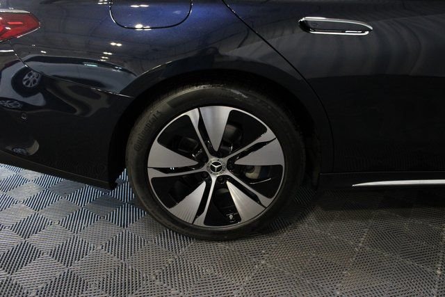2026 Mercedes-Benz E-Class E350 - Photo 9