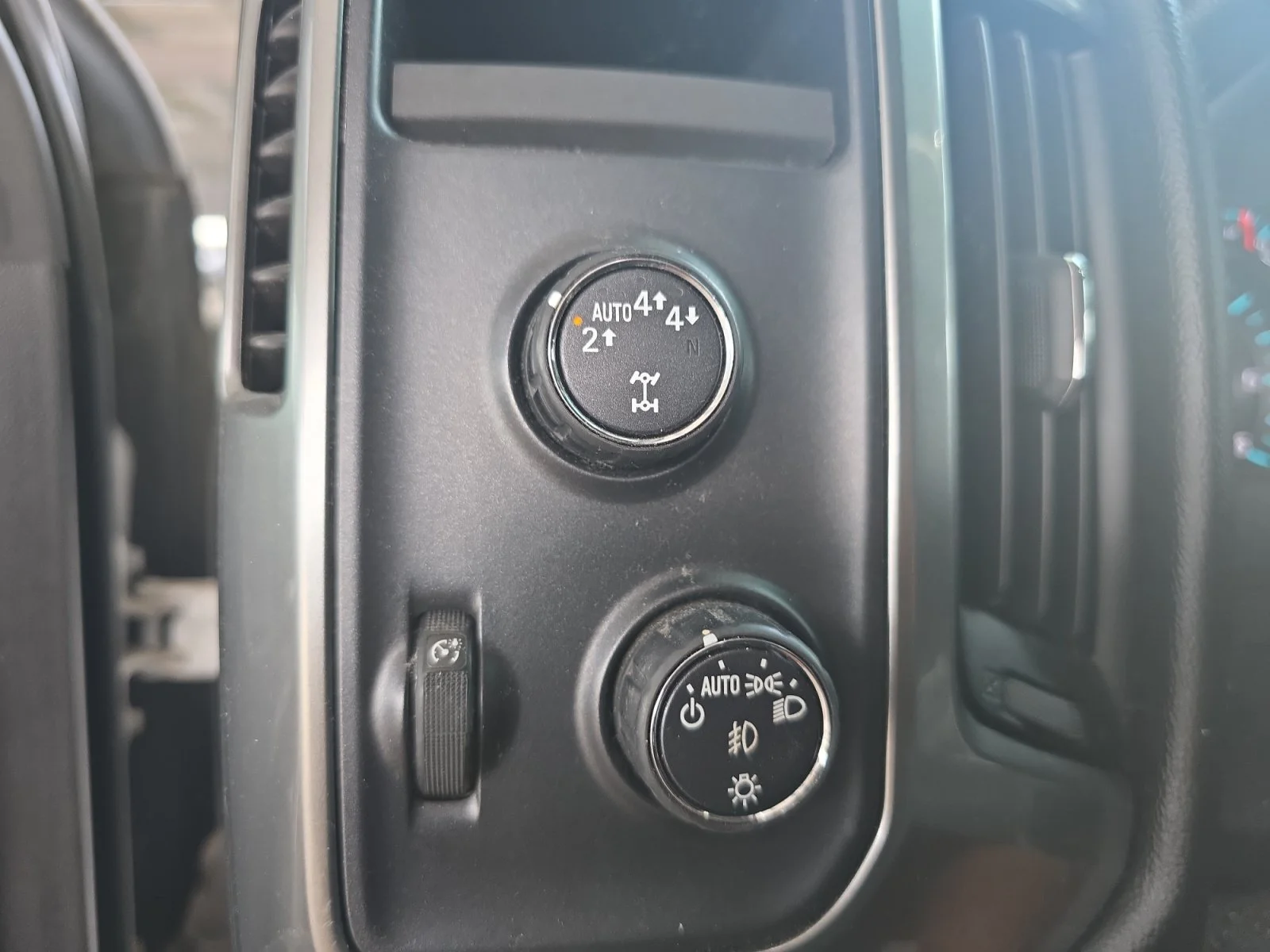 Used 2017 Summit White Chevrolet LT image 24