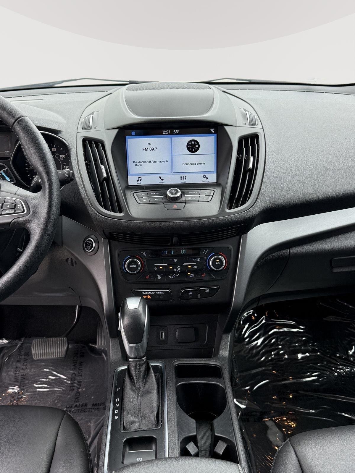 Used 2019 White Platinum Metallic Tri-Coat Ford SEL image 15