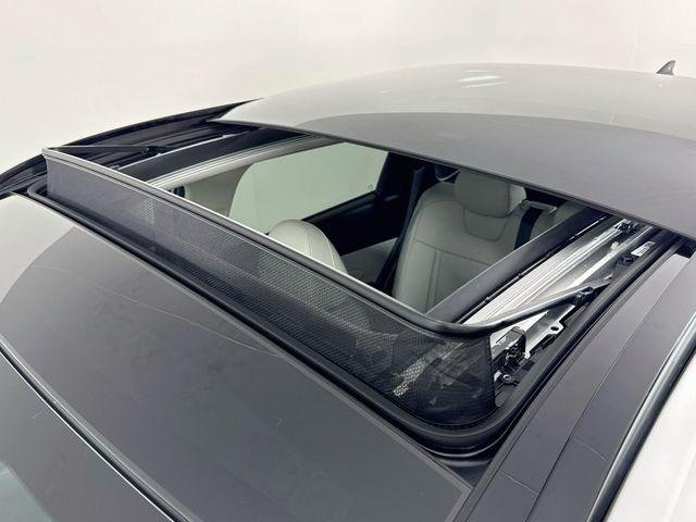 New 2026 White Hyundai Limited FWD image 43