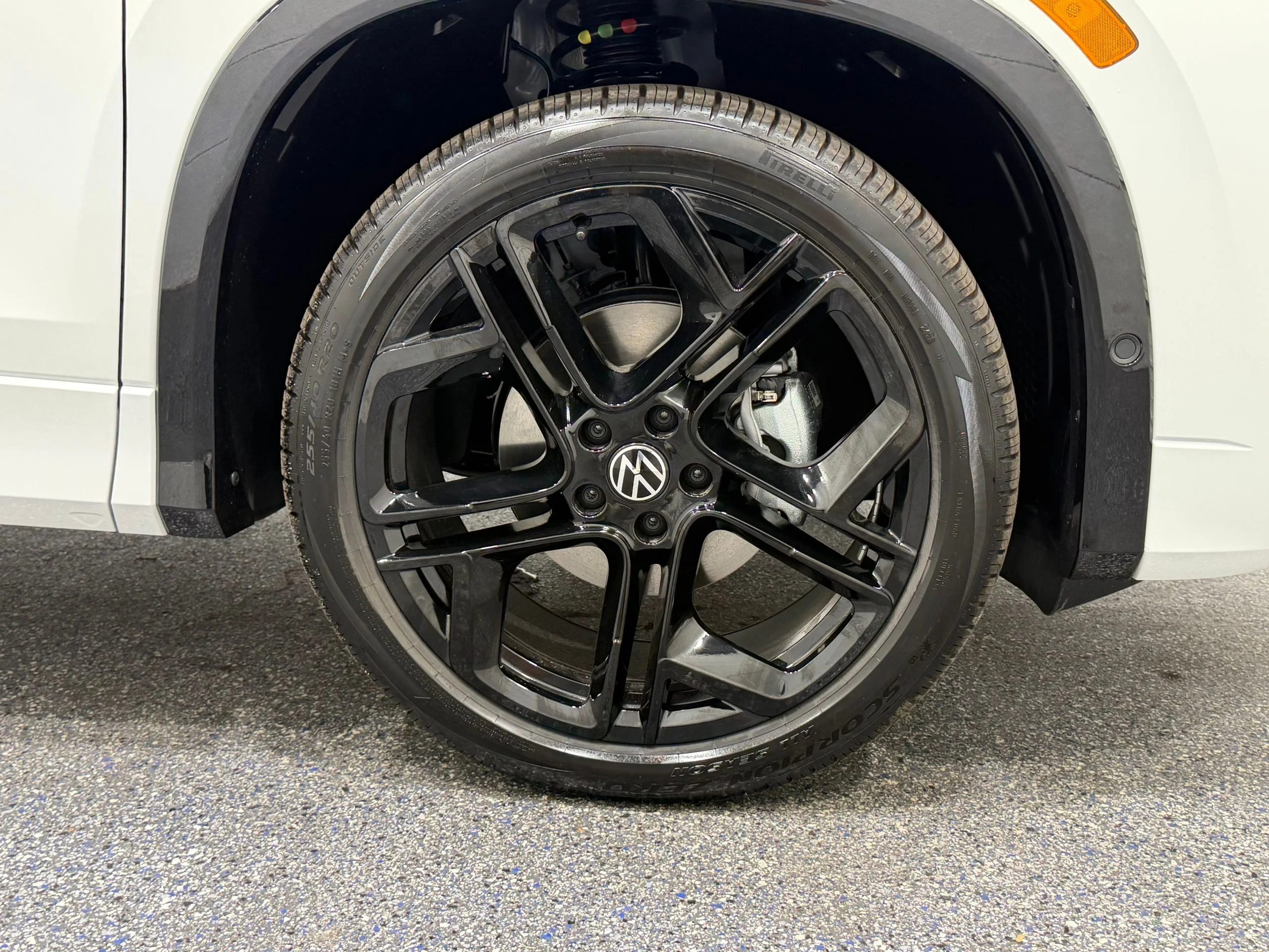 New 2026 White Volkswagen SE R-Line Black image 15