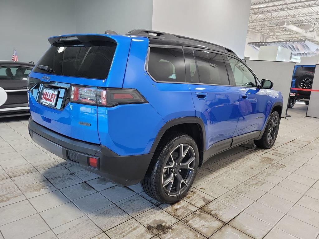 New 2026 Hydro Blue Pearl-Coat Exterior Paint Jeep Overland image 7