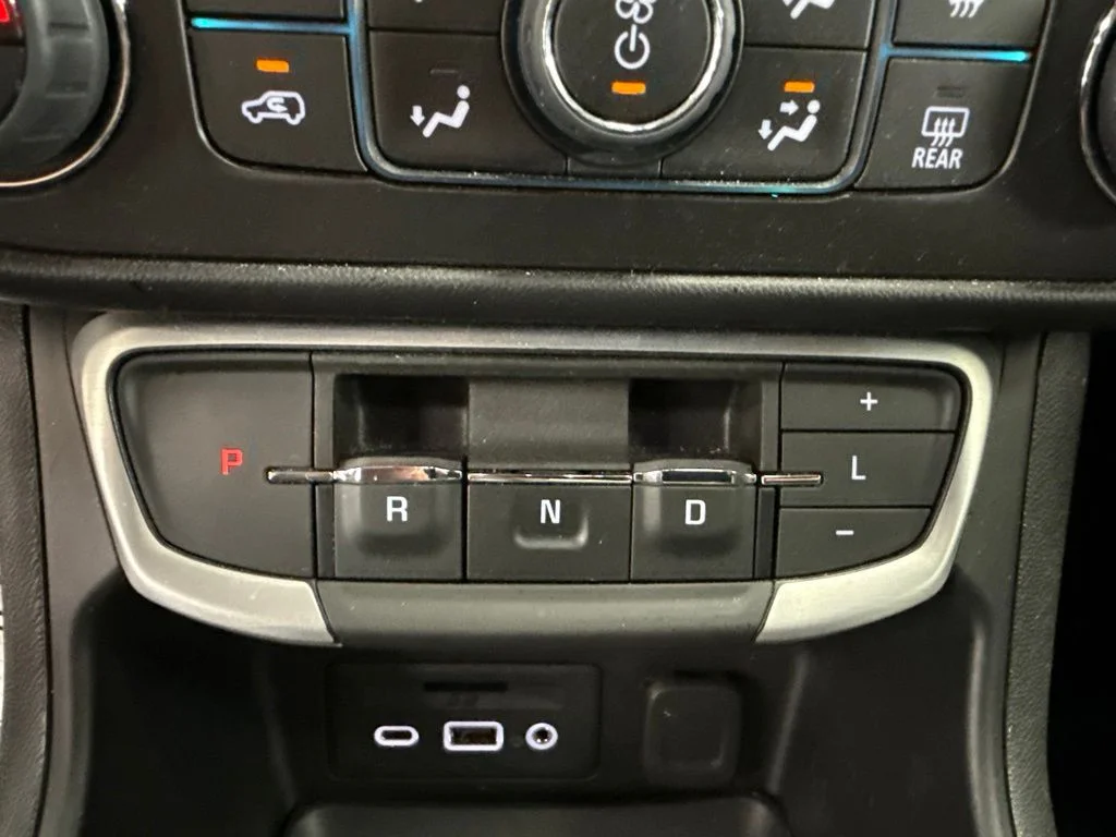 Used 2023 Red GMC SLT image 36