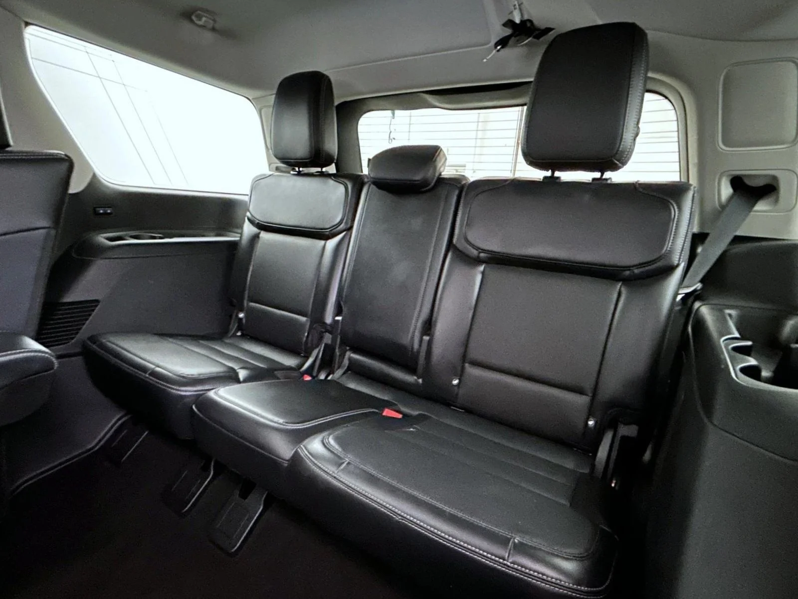 Used 2025 Silver Ford Platinum image 22