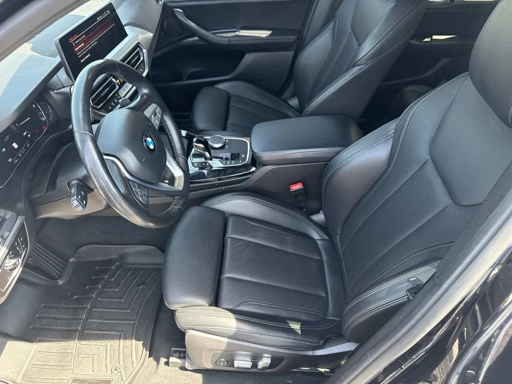 Used 2022 Black BMW sDrive30i image 9